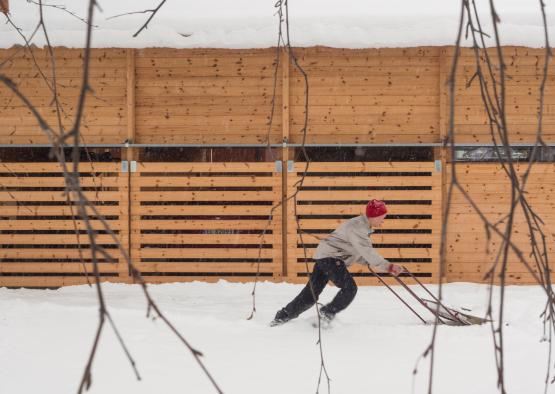 a person on skis in the snow