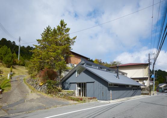 a building next to a road